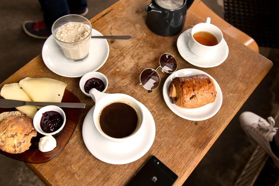 Τραπέζι brunch με καφέ
