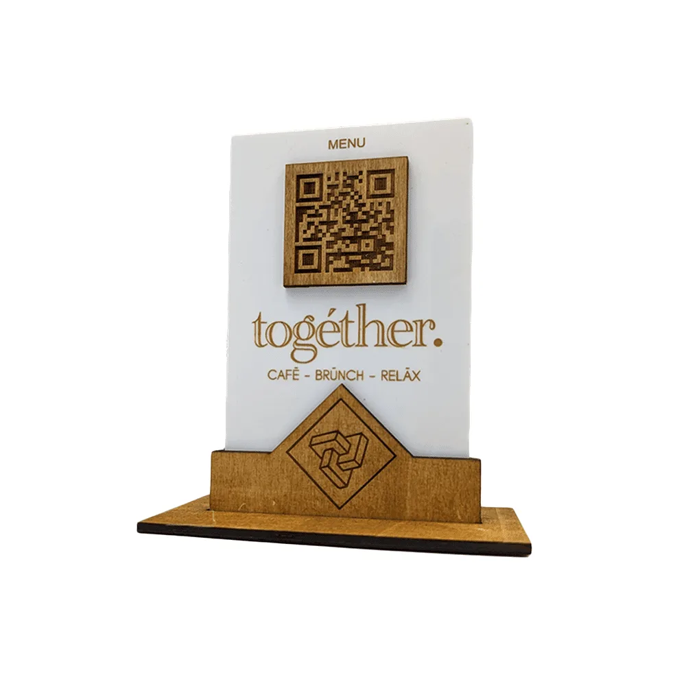 Ακρυλικό QR stand με ξύλινο λογότυπο και ξύλινη βάση